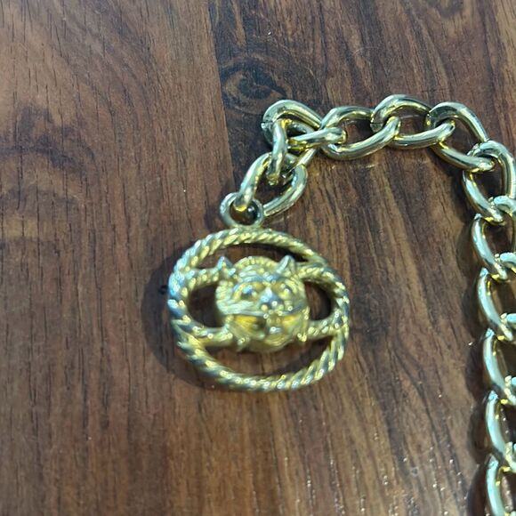 Vintage large heavy gold oval circle chain belt Lionshead main image 4